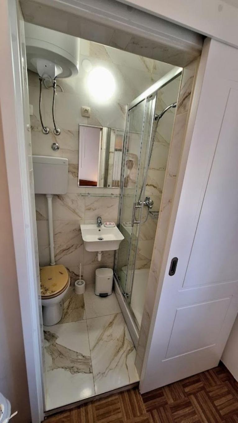 Apartment Zvone 벨리 라트 외부 사진